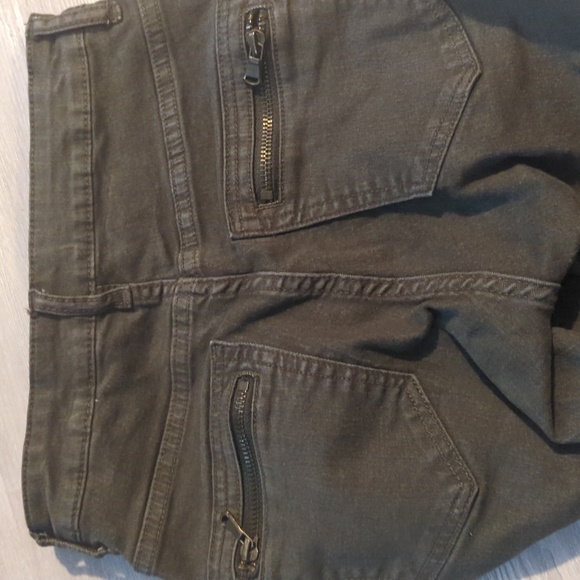 Divided skinny khaki denim. Barely worn - Picture 3 of 5